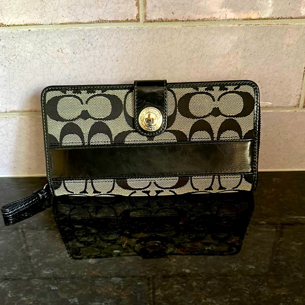 Like New Vintage Black Coach Signature Wallet